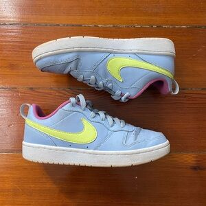 Nike Big Girls Court Borough Low 2 Casual Sneakers TennisShoes - Sz 5 Big Girl